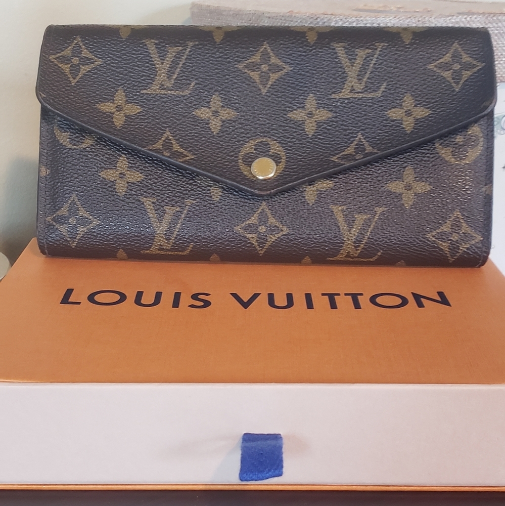 Louis Vuitton Sarah wallet